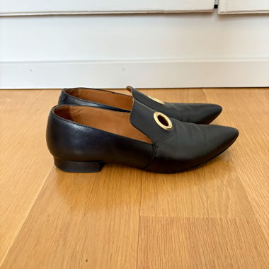Mocassins noirs avec détail doré