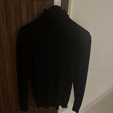 Maglione con collo alto nero
