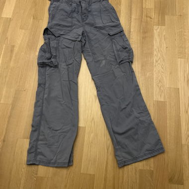 Pantaloni cargo