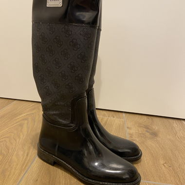 Guess Gummistiefel für die Alltags