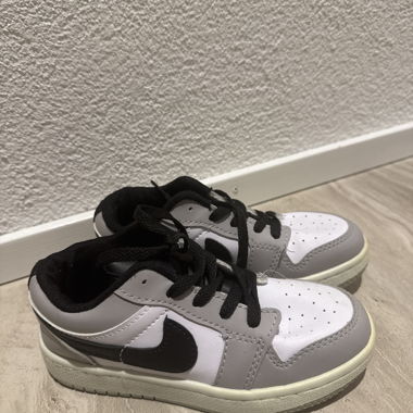 Sneaker