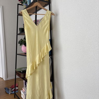 Robe Jaune