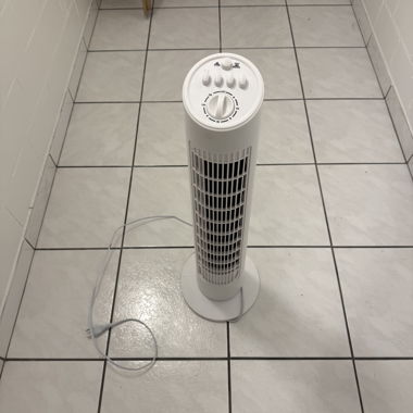 Ventilatore a torre bianco con timer