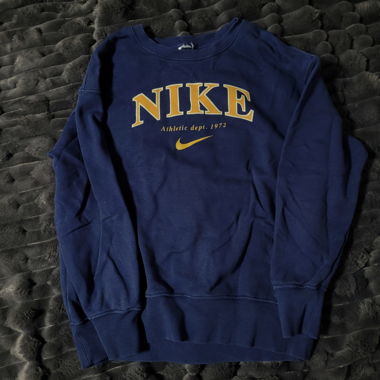 Felpa Nike blu in estetica vintage