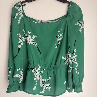 Mint & Berry Blumenbluse