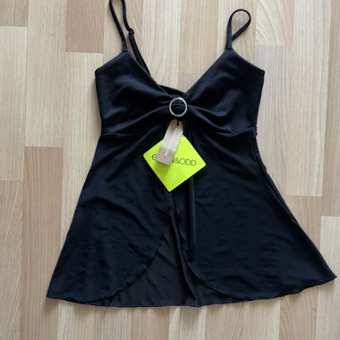 Black top with Roering