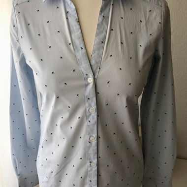 H&M hellblaue Bluse mit Schwalben, Hemd, S 36
