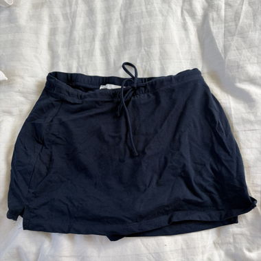 Bershka dunkelblauer Skort, Grösse S
