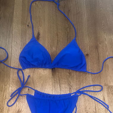 Blauer Bikini