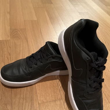 Nike Sneaker