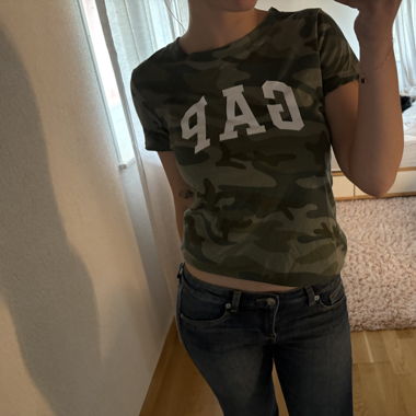 GAP shirt
