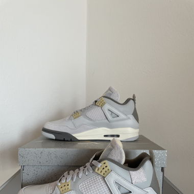 Jordan 4 Retro SE Craft Photon Dust