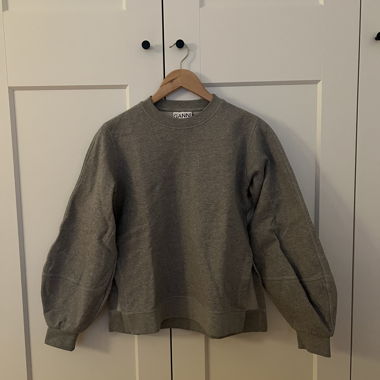 Ganni Graues Sweatshirt mit Ballonärmeln