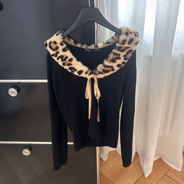 Haut/Pull avec bordure en peluche léopard amovible