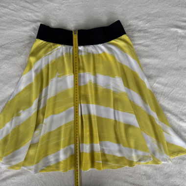 Jupe évasée Benetton jaune et blanche