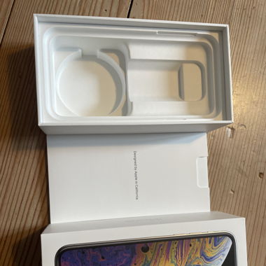 Leere iPhone Xs Verpackung