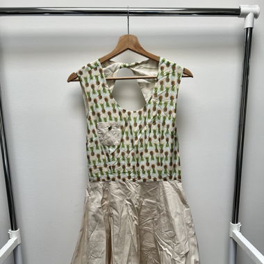 Kleid mit Ananasmotiv