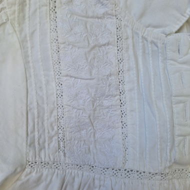 White long-sleeve children's dress