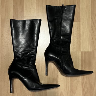 Schwarze Lederstiefel