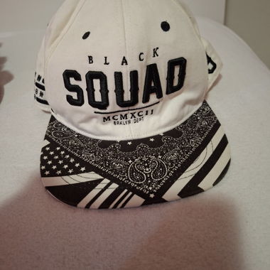 Casquette noire et blanche Black Squad