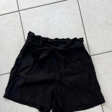 Short noir 