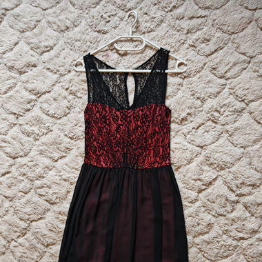 robe naf naf rouge et noire à dentelle