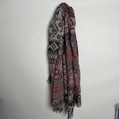 Châle tissé à motifs