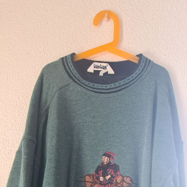 Pulli mit Stickerei