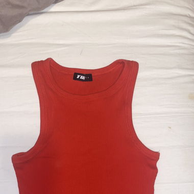 Red t-shirt TW S