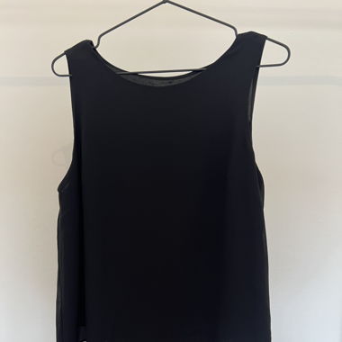 Schwarzes Top Vero Moda mit plissiertem Rückenteil