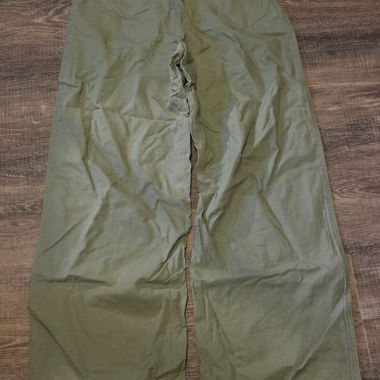 Pantalon en lin vert olive