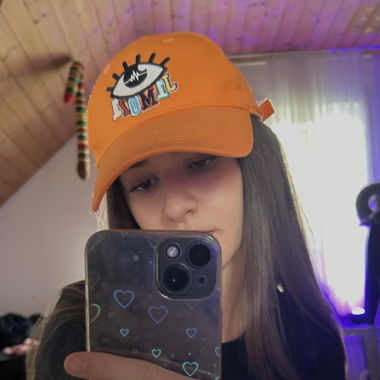 Lisa and Lena cap in orange 