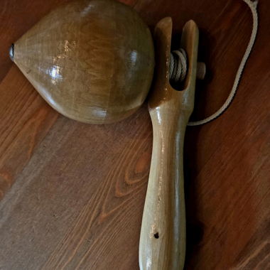 Trottola antica in legno con corda