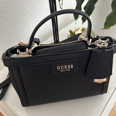 Guess Handtasche schwarz