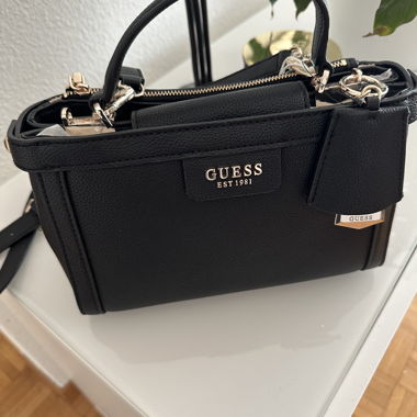 Guess Handtasche schwarz