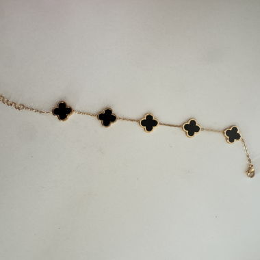 Armband mit vierblättrigen Kleeblättern