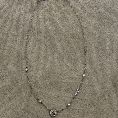 Collier Guess
