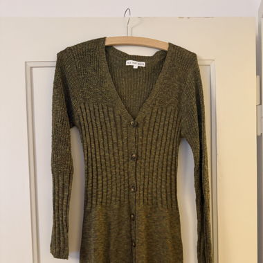 Strickkleid grün mit Knöpfen