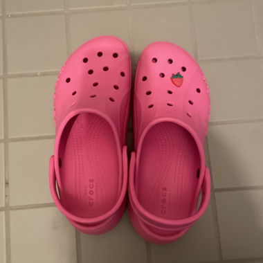Zoccoli Crocs rosa con plateau