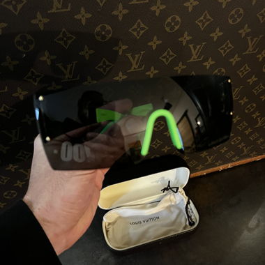 Louis Vuitton Grafitti sunglasses