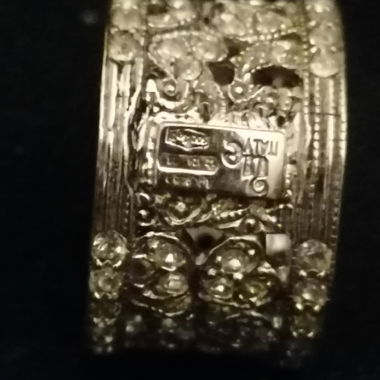 Silberfarbener Zier-Ring