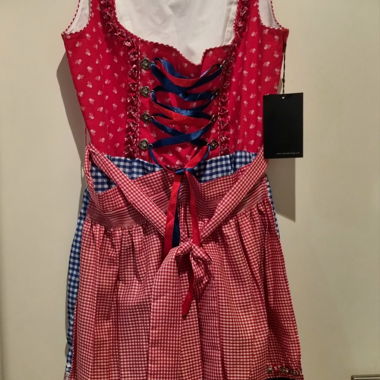 Dirndl in red