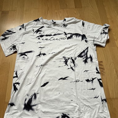 T-shirt with pattern
