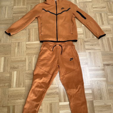 Nike kids tracksuit set