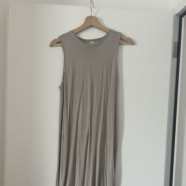 Lässiges H&M Maxikleid in Taupe