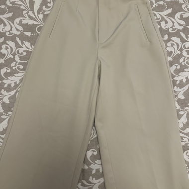 Pantaloni culotte Zara