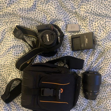 Nikon D3300 mit 2 Objektiven und Kameratasche