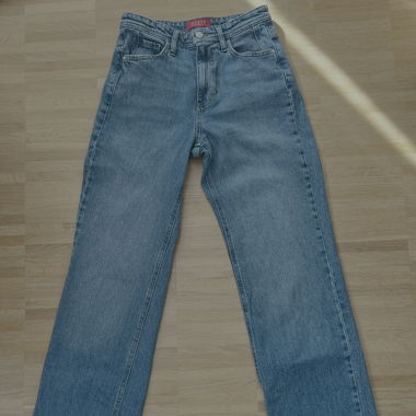 Guess Damenjeans Gr. 24, straight leg jeans 