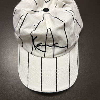 Cappellino bianco Karl Kani con righe