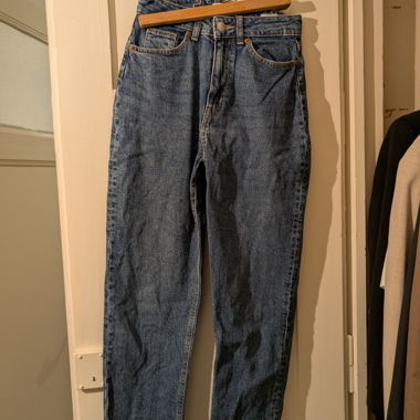 Jeans mom H&M blu, a gamba dritta in denim